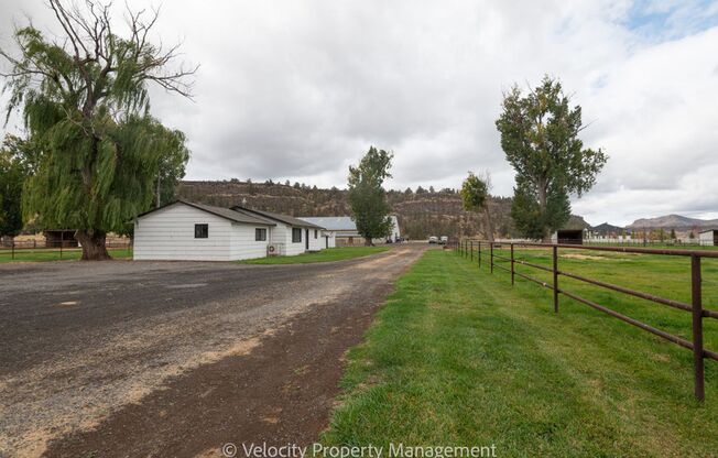 Charming Country Home!