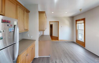 4 beds, 2 baths, 1,600 sqft, $4,795, Unit 2