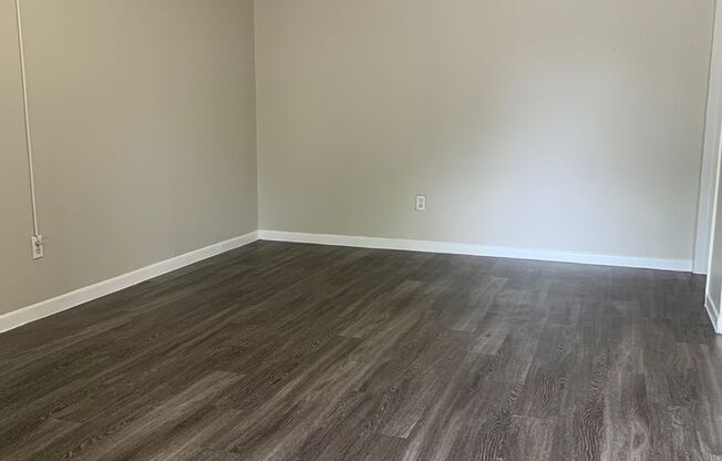 1 bed, 1 bath, 650 sqft, $1,300, Unit 102