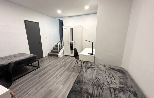 8 beds, 4 baths, 376 sqft, $944, Unit Room 201 - 201 - 1 - A