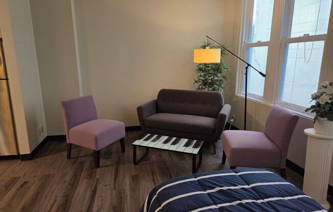 Studio, 1 bath, 395 sqft, $1,180, Unit 501