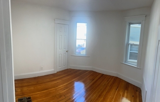 3 beds, 1 bath, 1,200 sqft, $3,100, Unit 1