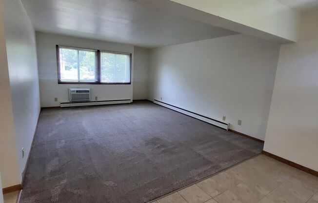 2 beds, 1 bath, 850 sqft, $1,525, Unit 209