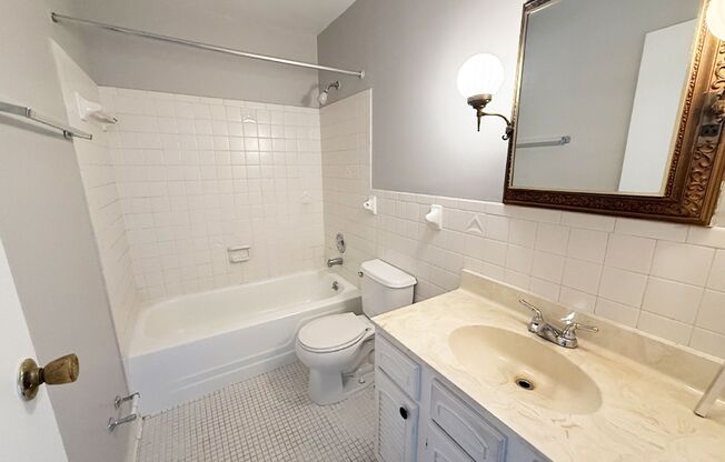 1 bed, 1 bath, 750 sqft, $1,095, Unit 1600-401