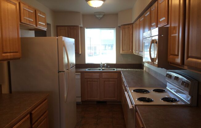 1713 W Fern Dr