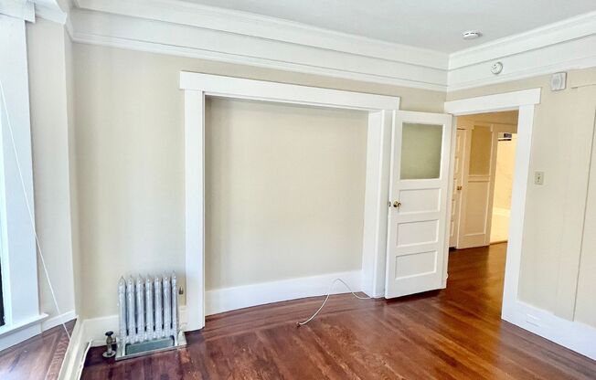 Beautifully Remodeled 2 BR/1 BA in Polk Gulch Neighborhood! Laundry!- PROGRESSIVE