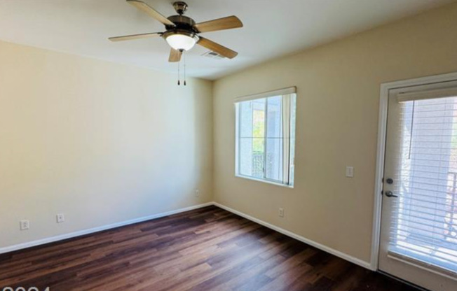 3 beds, 2 baths, $1,895, Unit UNIT 11102