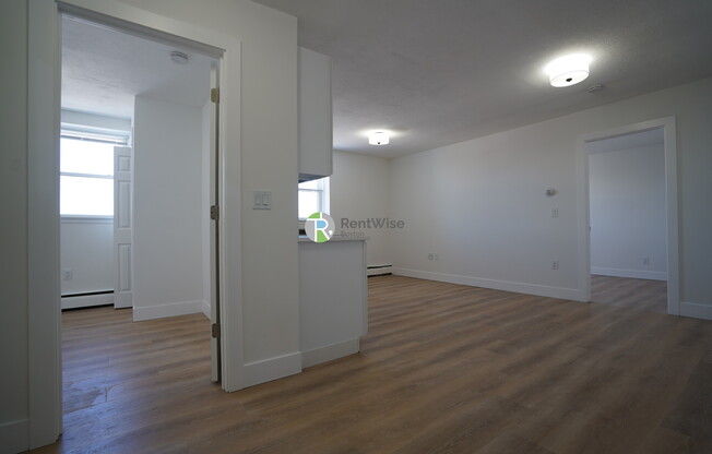 740 E 7 ST 