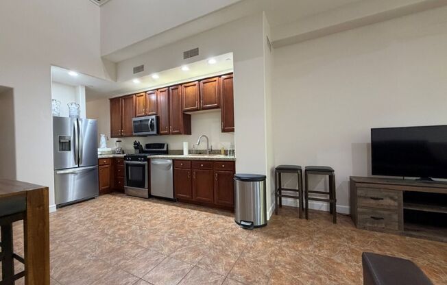 555 W 6th St - near ASU - partially furnished