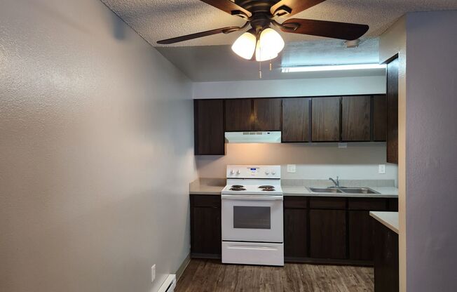 2 beds, 1 bath, 710 sqft, $1,100, Unit HH340