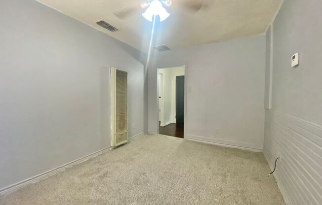 1 bed, 1 bath, 450 sqft, $600, Unit Back