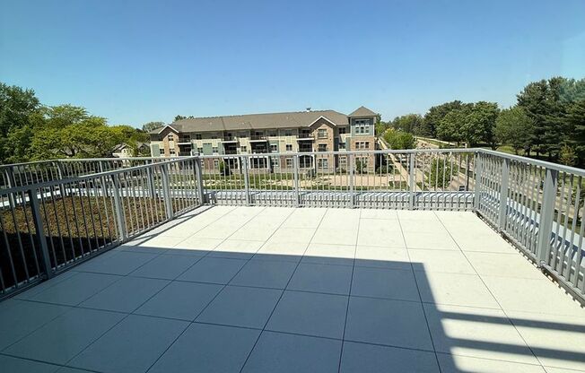 2 beds, 1 bath, 858 sqft, $2,100, Unit #300