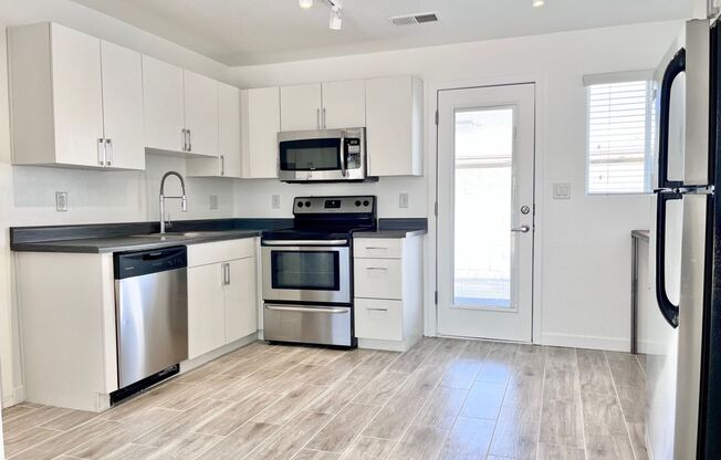 1 bed, 1 bath, 675 sqft, $1,095, Unit 06