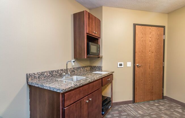 1 bed, 1 bath, 677 sqft, $1,250, Unit 302