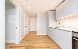 1 bed, 1 bath, 664 sqft, $2,700, Unit 43