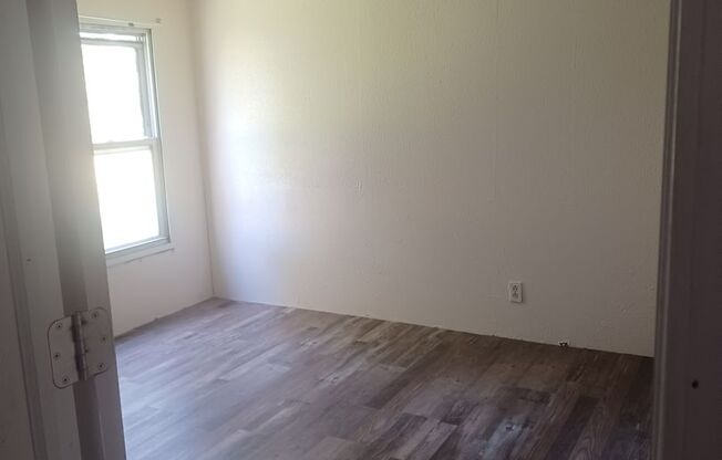 2 beds, 1 bath, $800