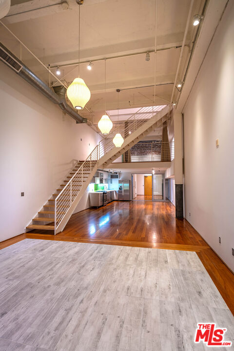 3 beds, 3 baths, 2,330 sqft, $8,500, Unit 106