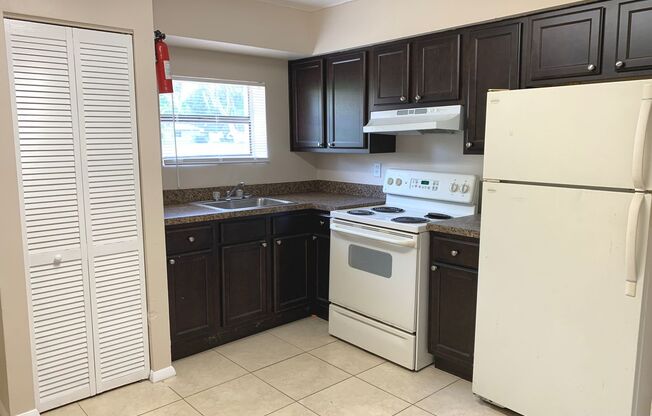 3 beds, 1 bath, 1,100 sqft, $1,995, Unit 208