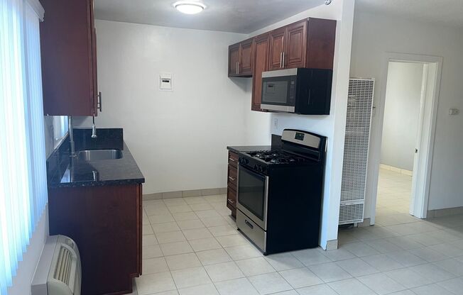 1 bed, 1 bath, $1,995, Unit 11