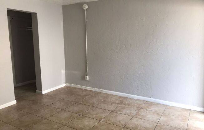 Cozy 1-Bedroom Apartments in a Charming 10-Unit Complex