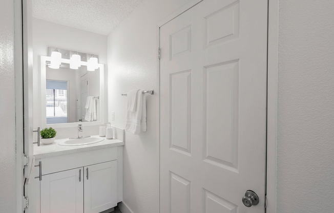 1 bed, 1 bath, 795 sqft, $1,395, Unit 59