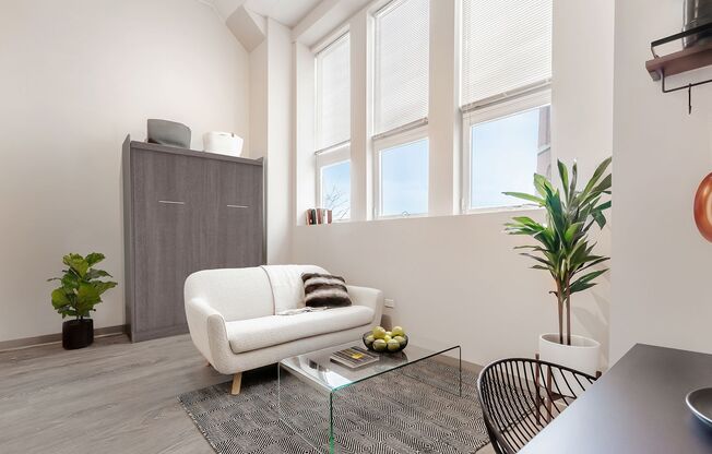 Studio, 1 bath, 325 sqft, $1,628, Unit 500