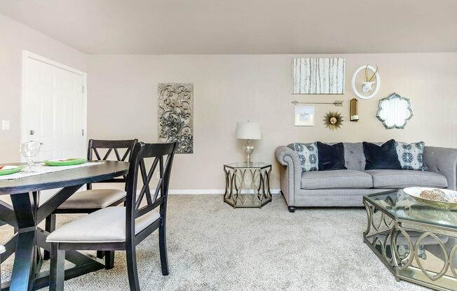 2 beds, 1 bath, 760 sqft, $1,129