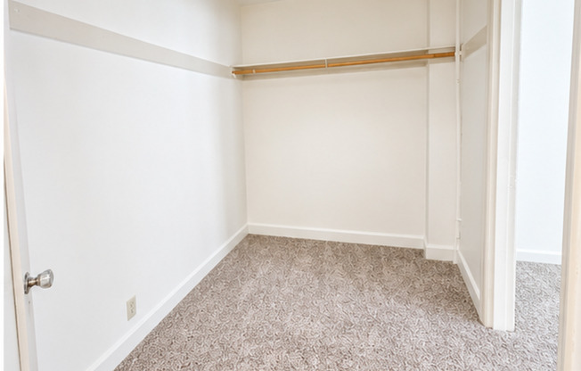 Studio, 1 bath, 478 sqft, $1,345, Unit Windsor - 05
