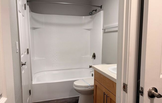 2 beds, 1.5 baths, 866 sqft, $2,695, Unit 800V3