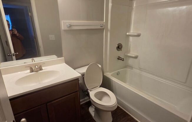 2 beds, 1 bath, 750 sqft, $925, Unit 03