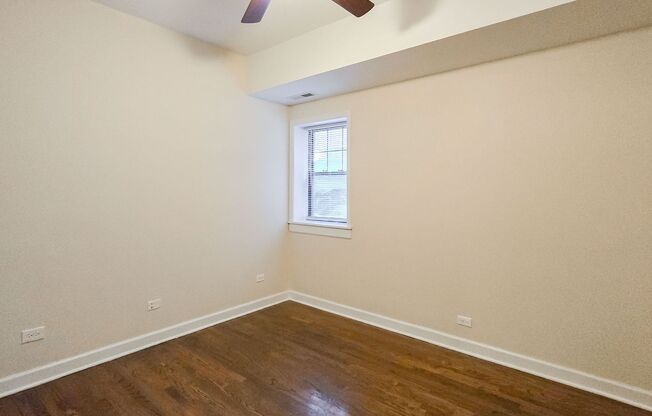 3 beds, 2 baths, 1,325 sqft, $2,995, Unit 1827L-G