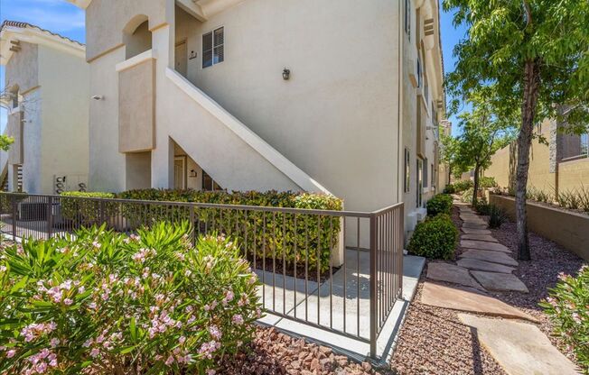 1521 Ruby Cliff #101 - Lovely 2 bedroom condo!!