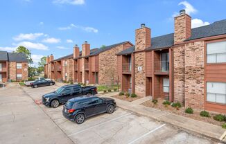 2 beds, 2 baths, $1,100, Unit APARTMENT 90