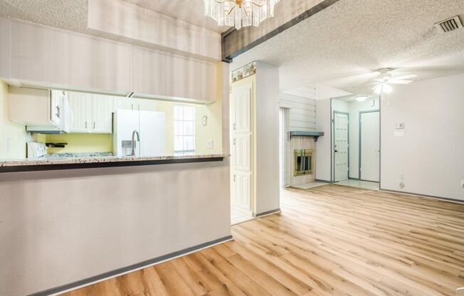2 beds, 2 baths, $1,900, Unit # 22B