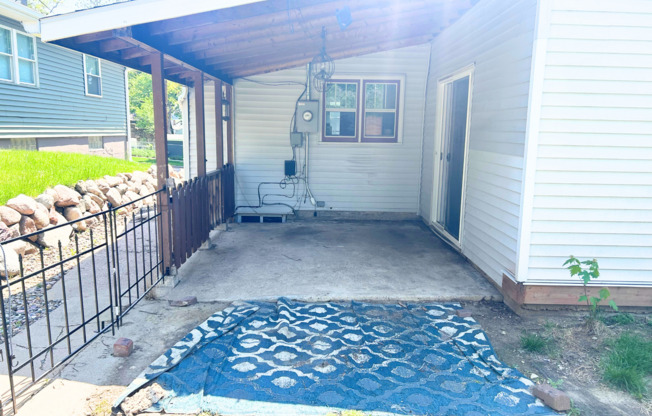 3 beds, 2 baths, $1,650