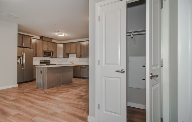1 bed, 1 bath, 762 sqft, $2,395, Unit Residence 413