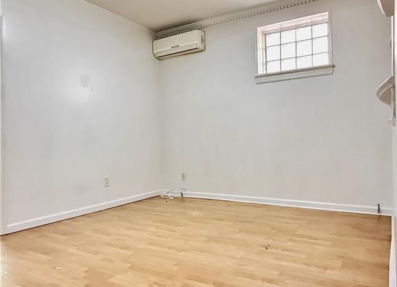 1704 64 ST