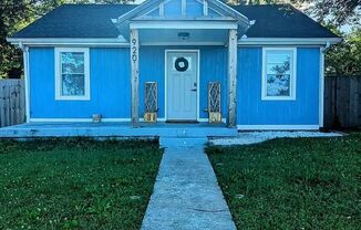 Single-Family Residence - 920 N 6th St, Nashville, TN 37027