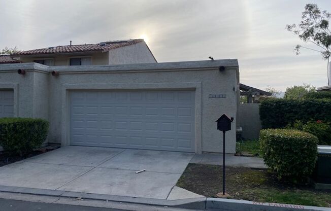 Captain’s Hill: 2 Bedroom 2 Bath Single Level Courtyard Home,