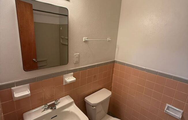 Studio, 1 bath, 487 sqft, $1,250, Unit Fifth 306