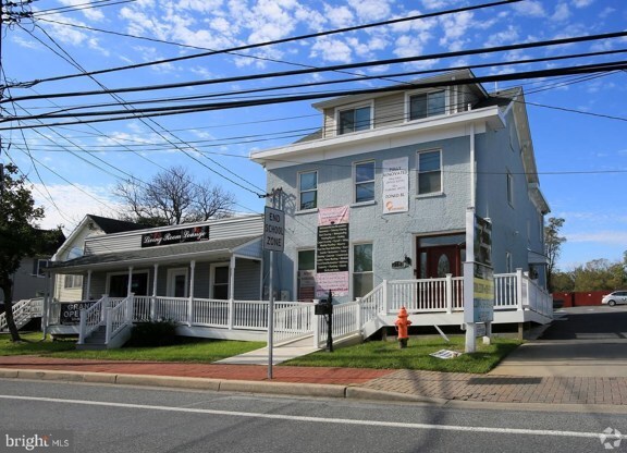 218 MAIN ST