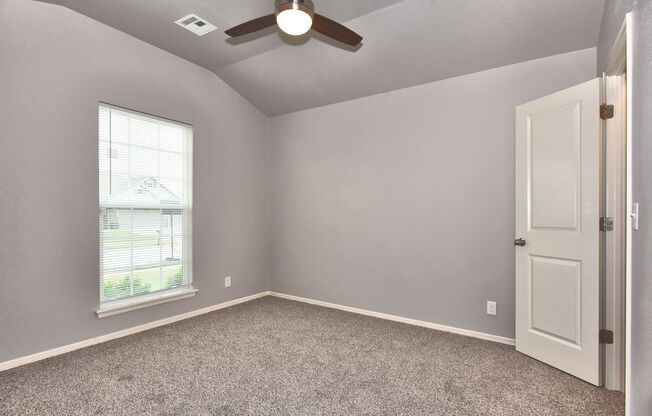 Like new!! Discover your new home in this inviting family-friendly neighborhood!