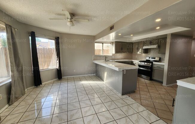 3 beds, 2.5 baths, $2,100