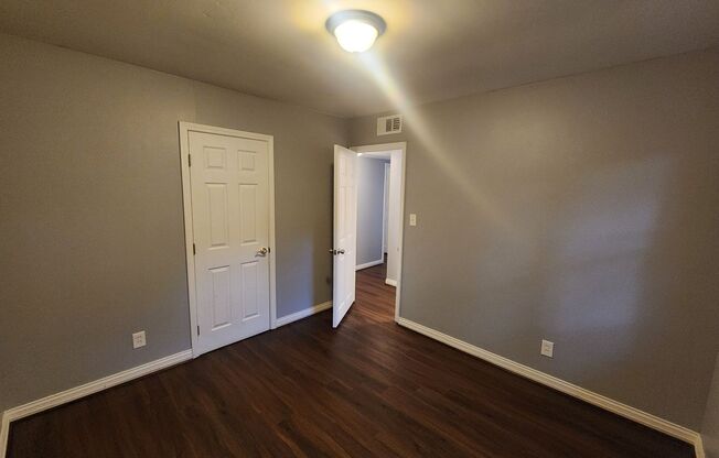 3 beds, 1 bath, $1,295