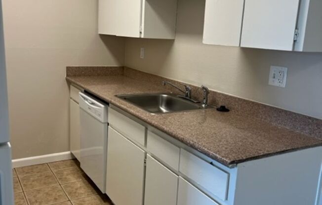 1 bed, 1 bath, 704 sqft, $1,425, Unit 20