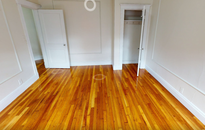 Charming 2.5 Bedroom-No Broker Fee