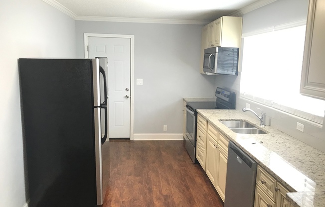 2Bed/1Ba Duplex close to Downtown Concord Fully Renovated with Laundry Room on Site