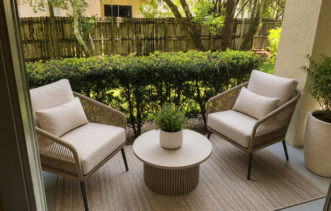 For Rent Beautiful 2/2 First Floor Condo at the Crest close to UCF and Valencia College !!!