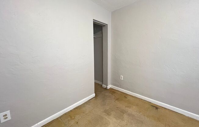 Cozy 1-Bedroom Apartments in a Charming 10-Unit Complex