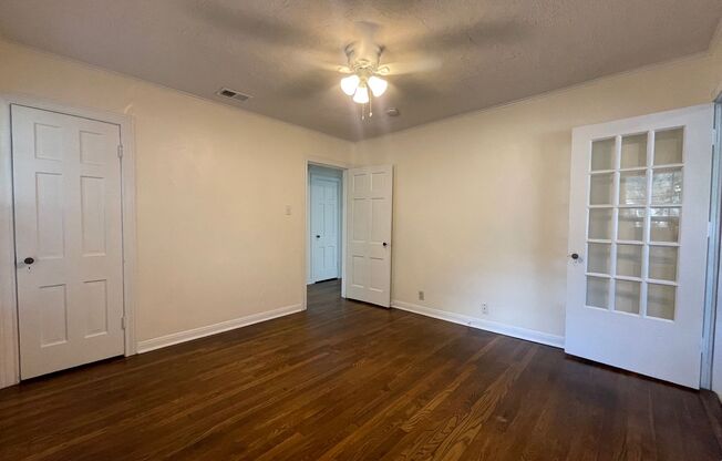 2 beds, 1 bath, $1,895